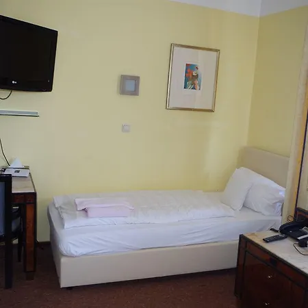 Hotel Franken An Der Messe 3*