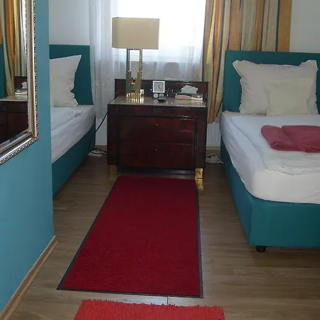 Franken An Der Messe Hotel