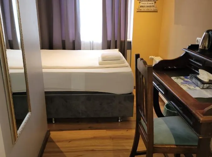 Franken An Der Messe Hotell 3*