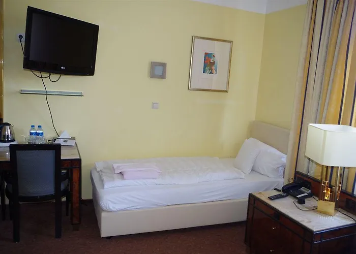 Hotel Franken An Der Messe 3*