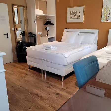 Franken An Der Messe 3*